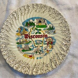 Vintage 1960's Wisconsin Souvenir Collector Plate Gold Trim 9.25"
